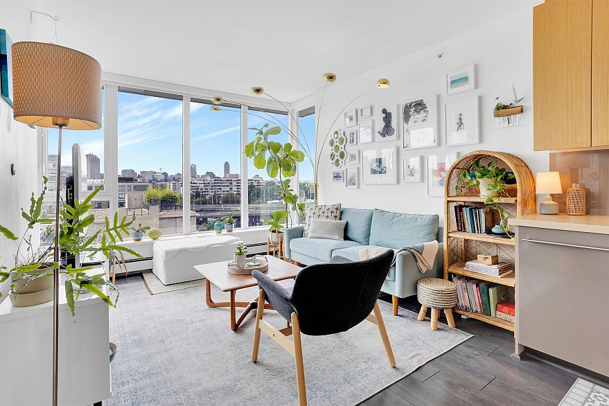 1008 1833 Crowe Street