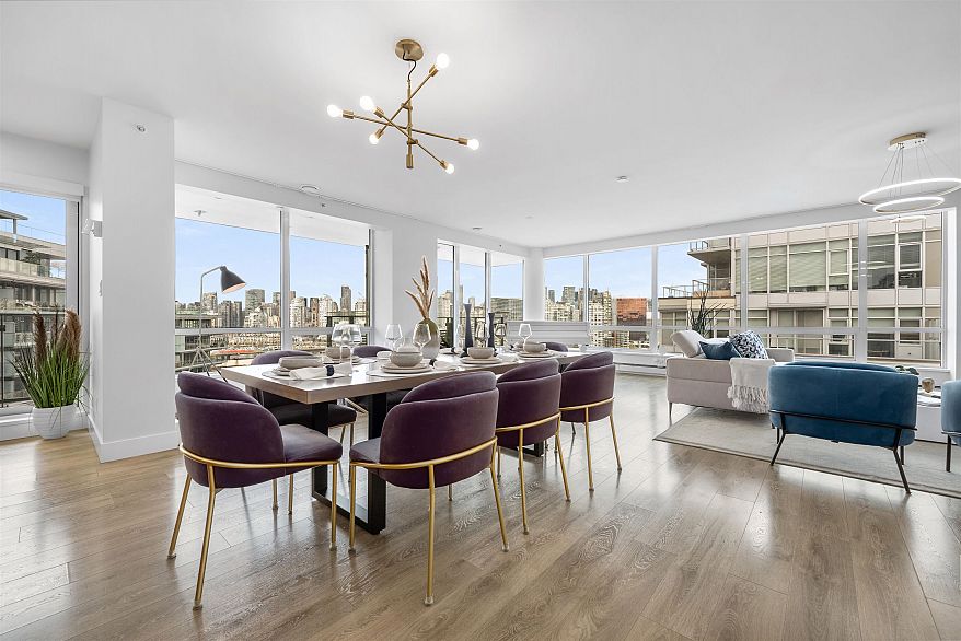 1801 1788 Columbia Street