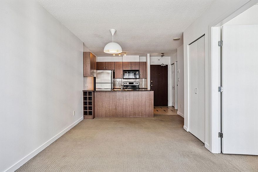 2006 610 Granville Street