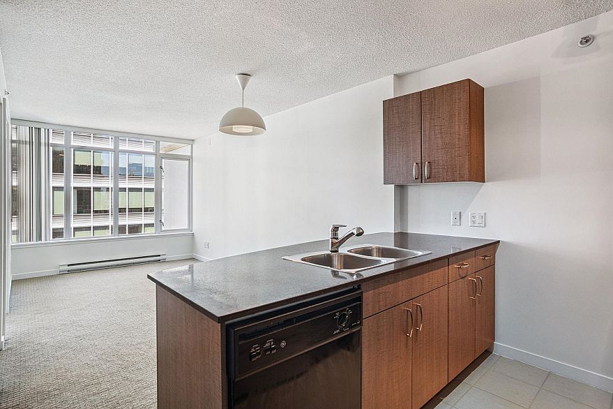 2006 610 Granville Street