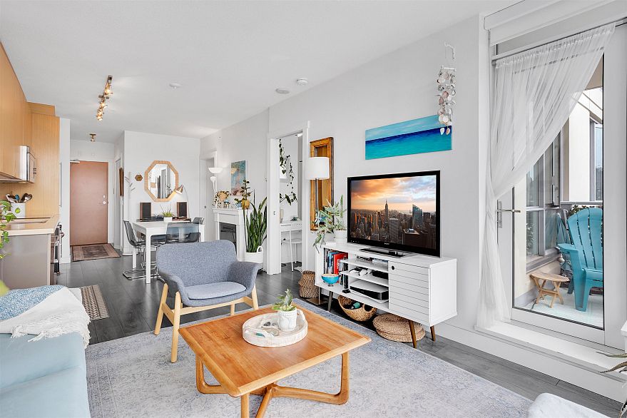 1008 1833 Crowe Street