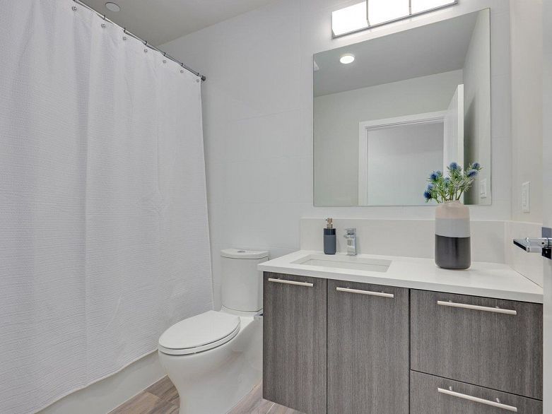 604 5033 Cambie Street