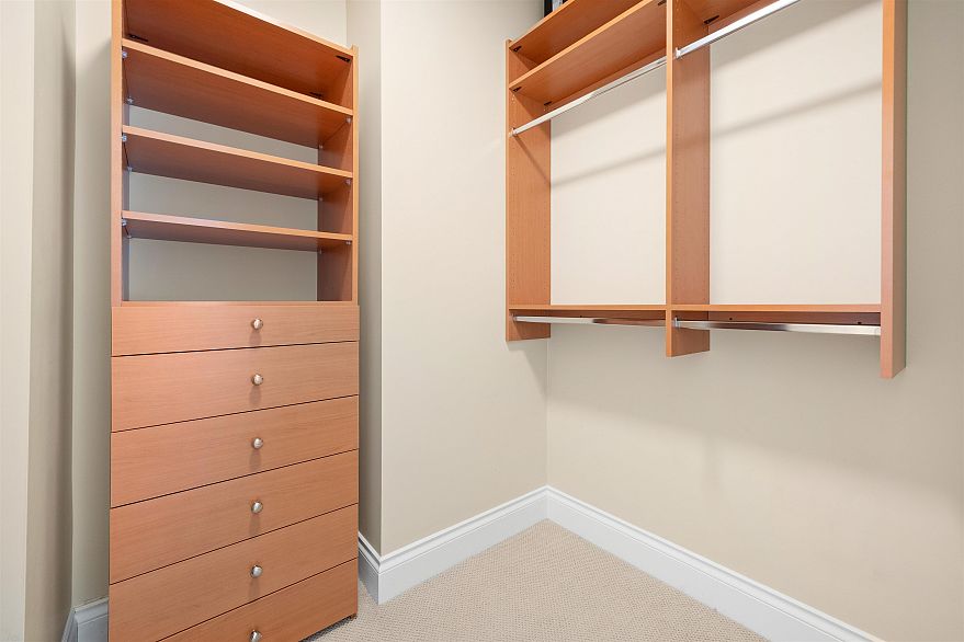 2002 1515 Homer Mews