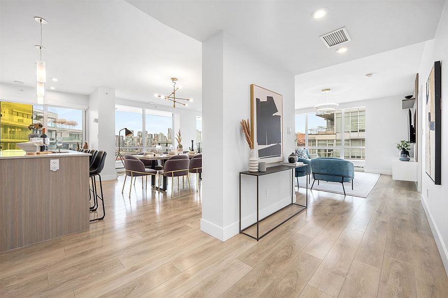 1801 1788 Columbia Street