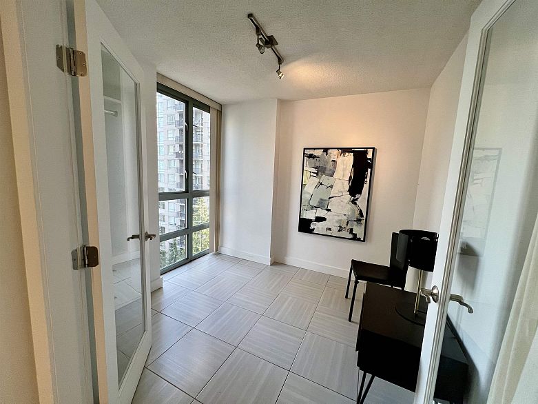 807 950 Cambie Street