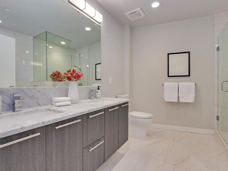 604 5033 Cambie Street