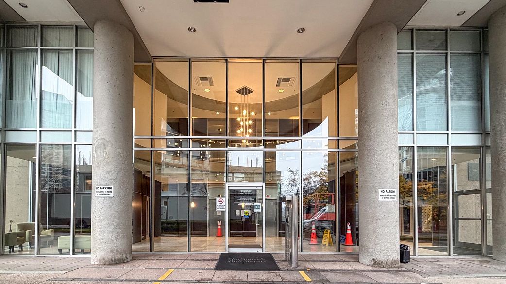 506 588 Broughton Street