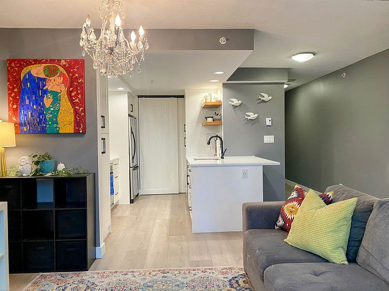 304 1255 Seymour Street