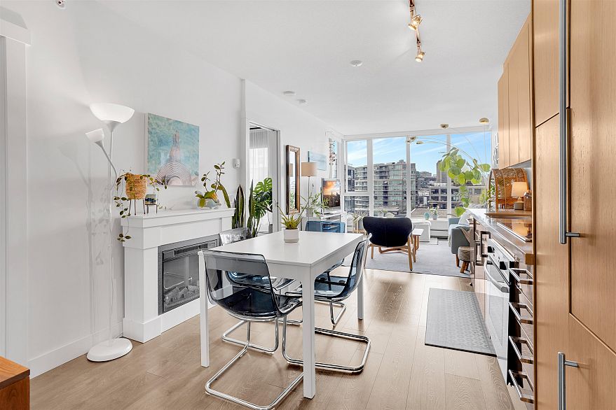 1008 1833 Crowe Street