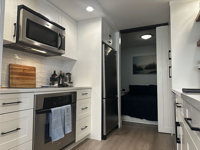 304 1255 Seymour Street