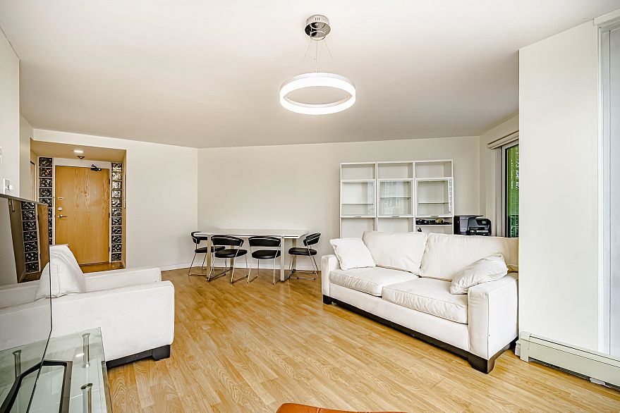 1405 1020 Harwood Street