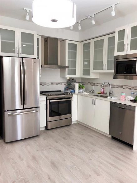 203 4882 Slocan Street