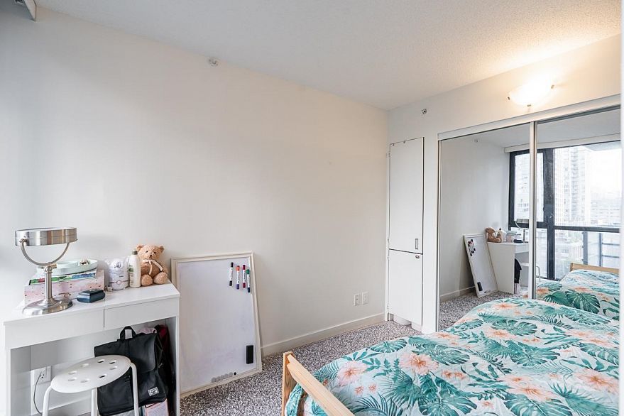 1708 909 Mainland Street