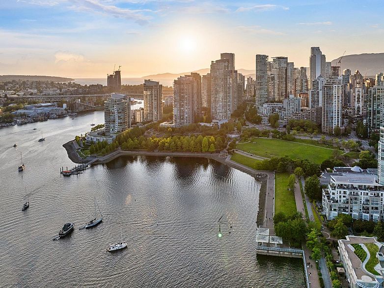 410 1178 Hamilton Street