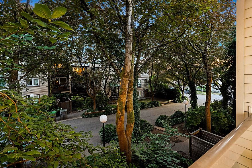 202 1422 E 3rd Avenue