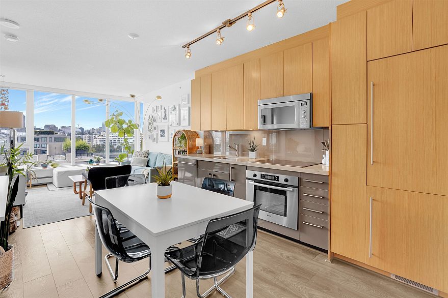 1008 1833 Crowe Street