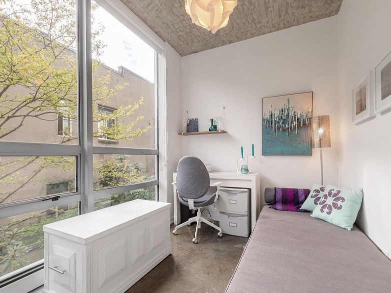 306 919 Station Street