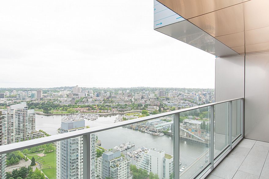 4201 1480 Howe Street