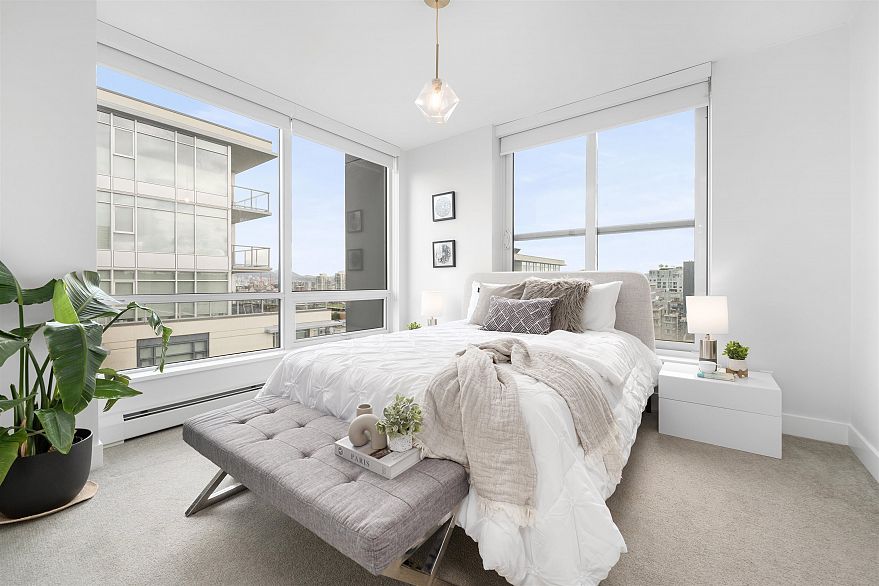 1801 1788 Columbia Street