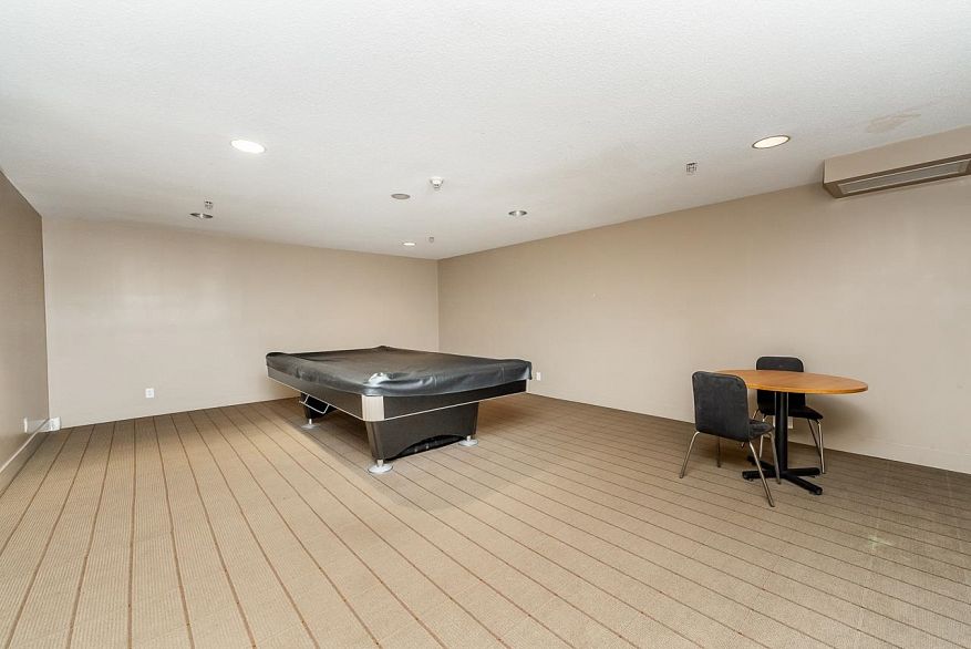 1708 909 Mainland Street