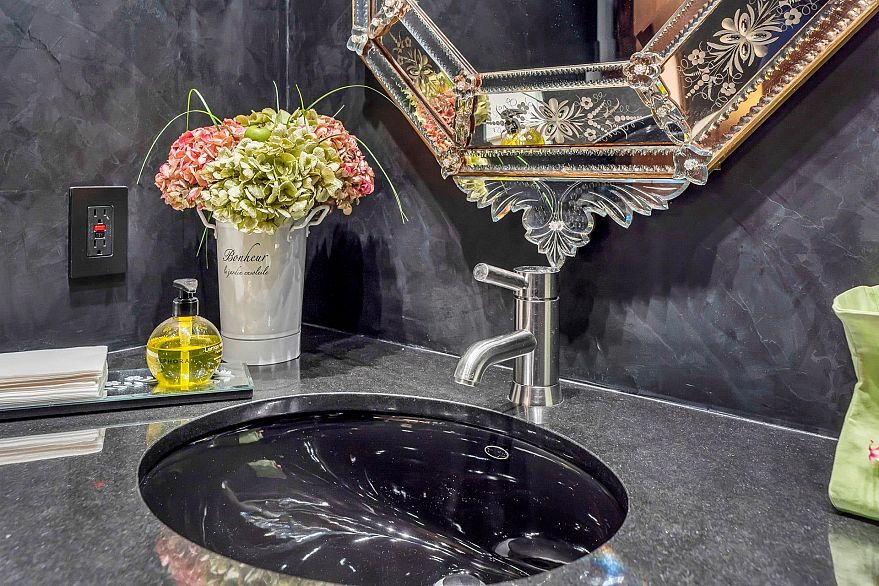 902 1600 Hornby Street