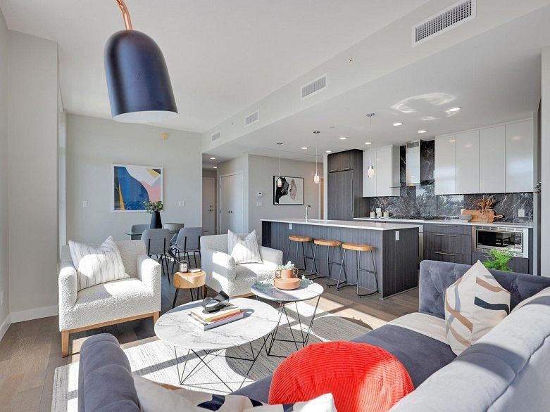 604 5033 Cambie Street