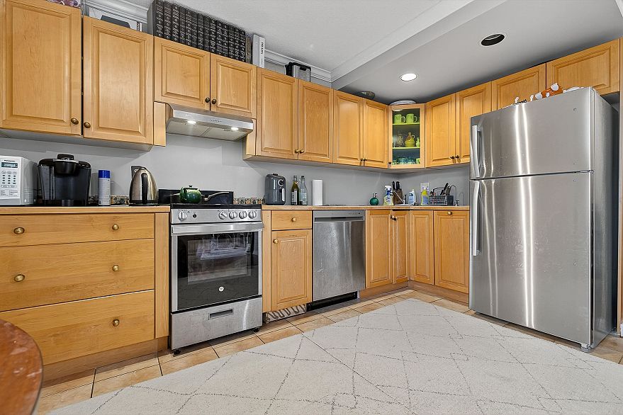 102 1146 Harwood Street