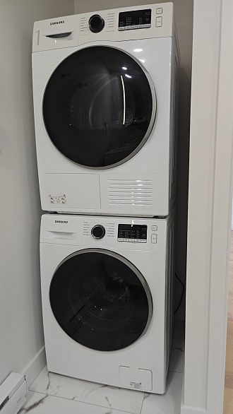 602 239 Keefer Street