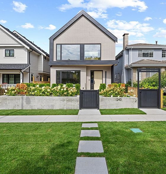 1 1243 E 27th Avenue