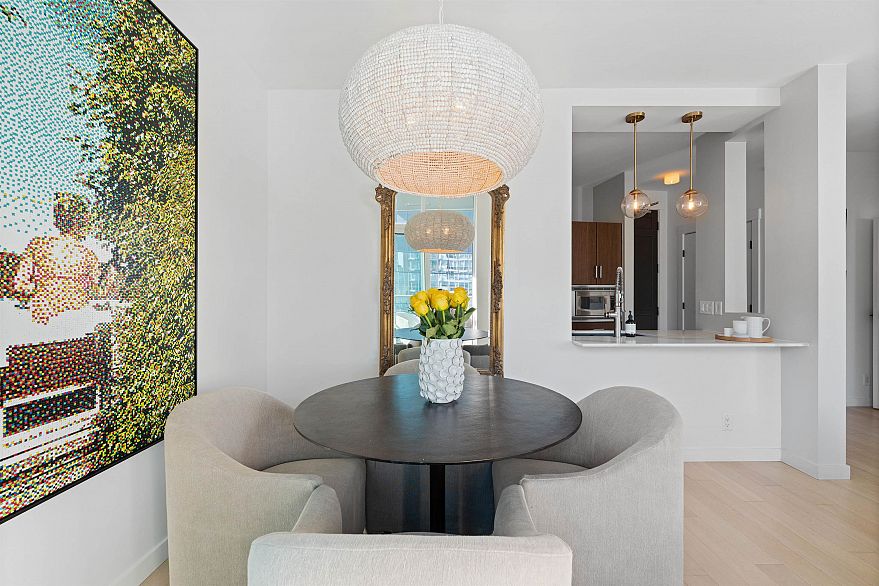 2704 1189 Melville Street