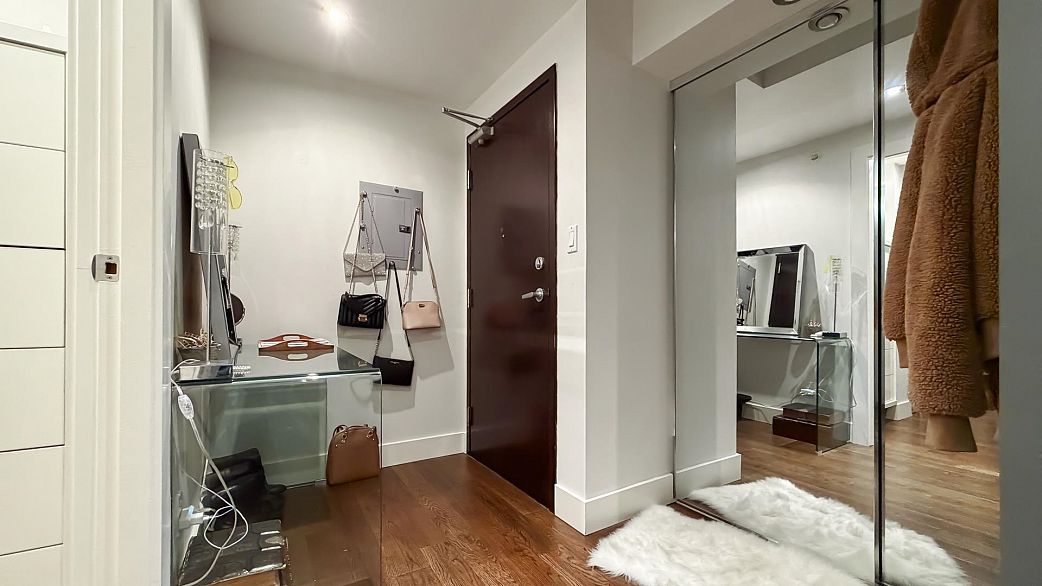 506 588 Broughton Street