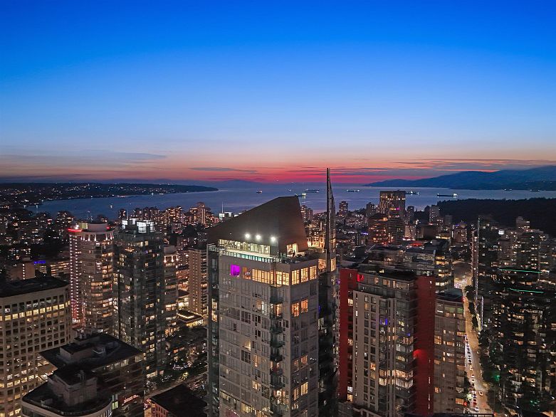 2704 1189 Melville Street