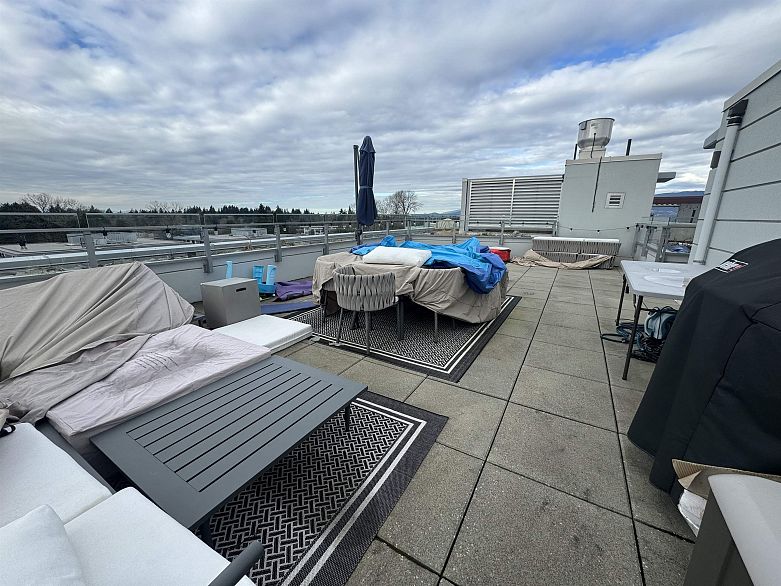 604 5033 Cambie Street