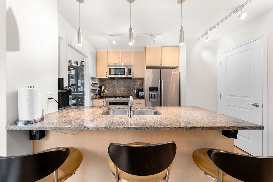 1101 1211 Melville Street