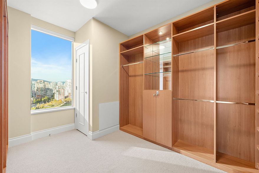 2002 1515 Homer Mews