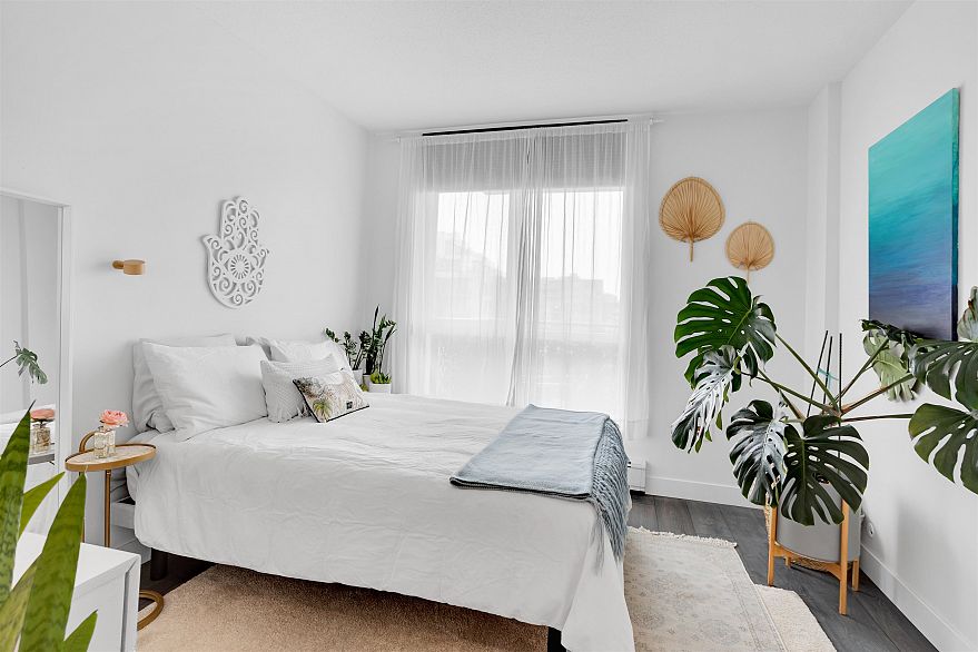 1008 1833 Crowe Street