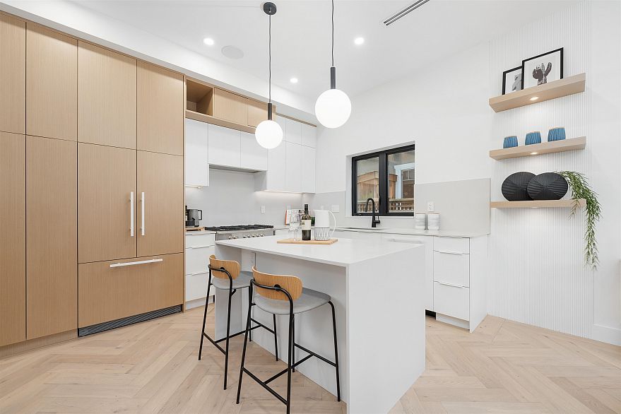 1 3118 Windsor Street