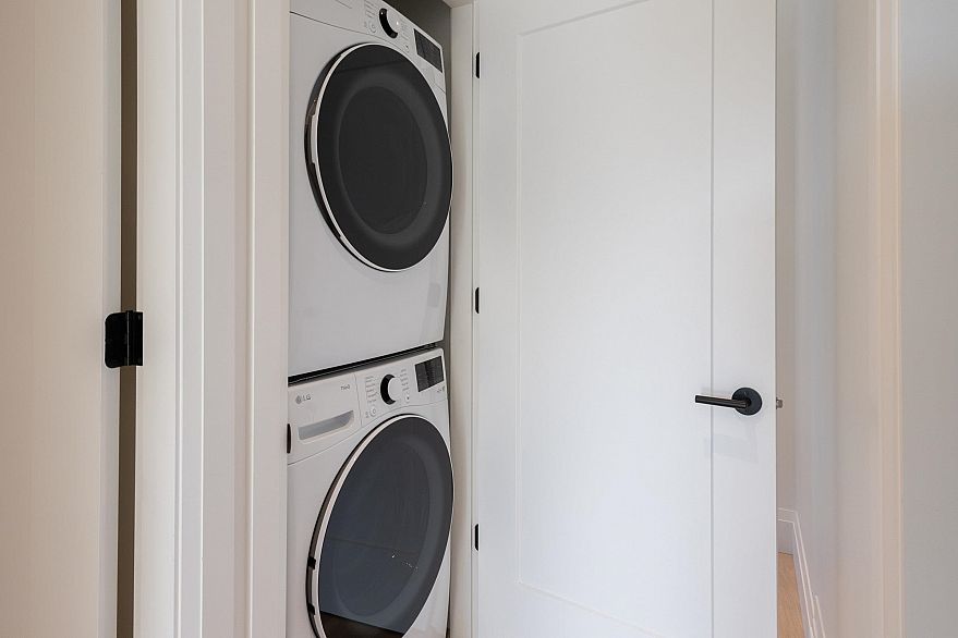 1 1243 E 27th Avenue