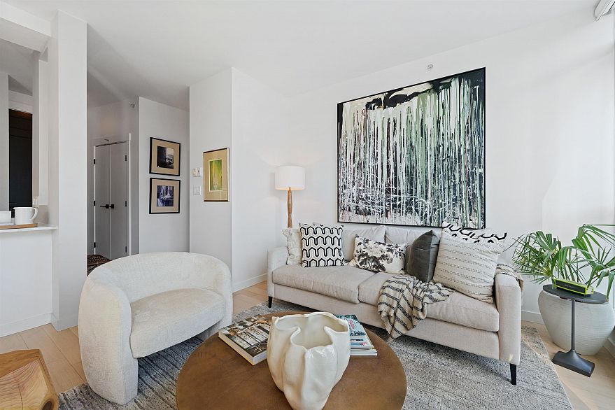 2704 1189 Melville Street