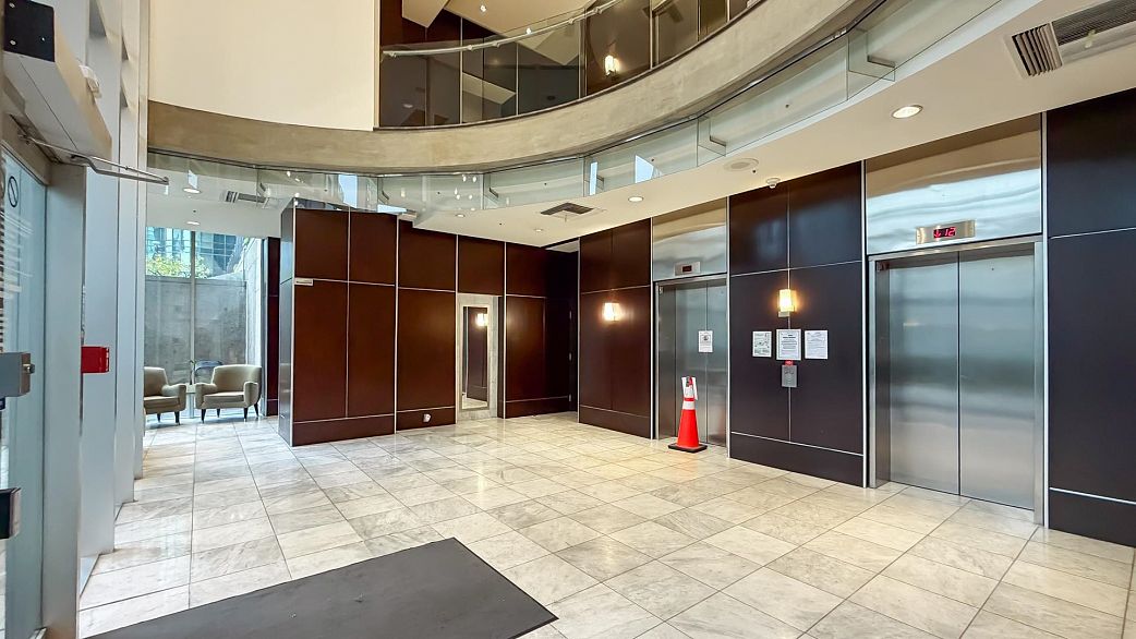 506 588 Broughton Street