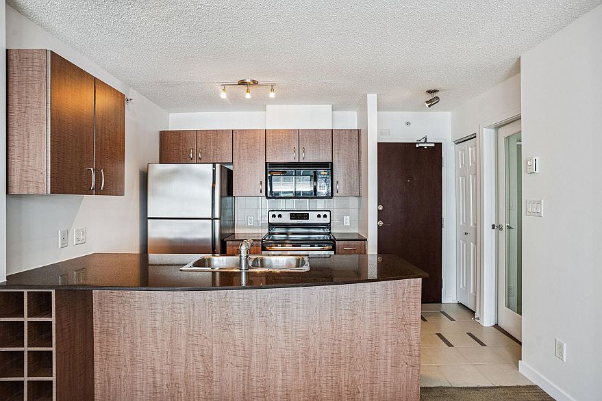 2006 610 Granville Street