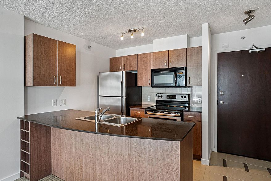 2006 610 Granville Street