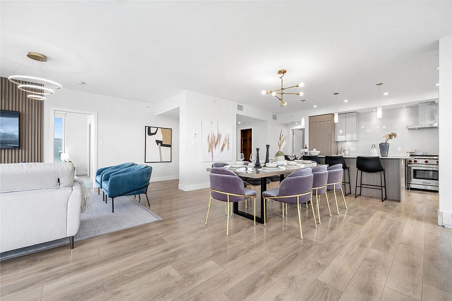 1801 1788 Columbia Street