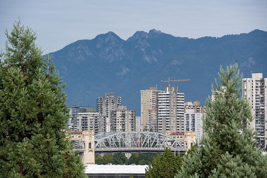 403 1529 W 6th Avenue