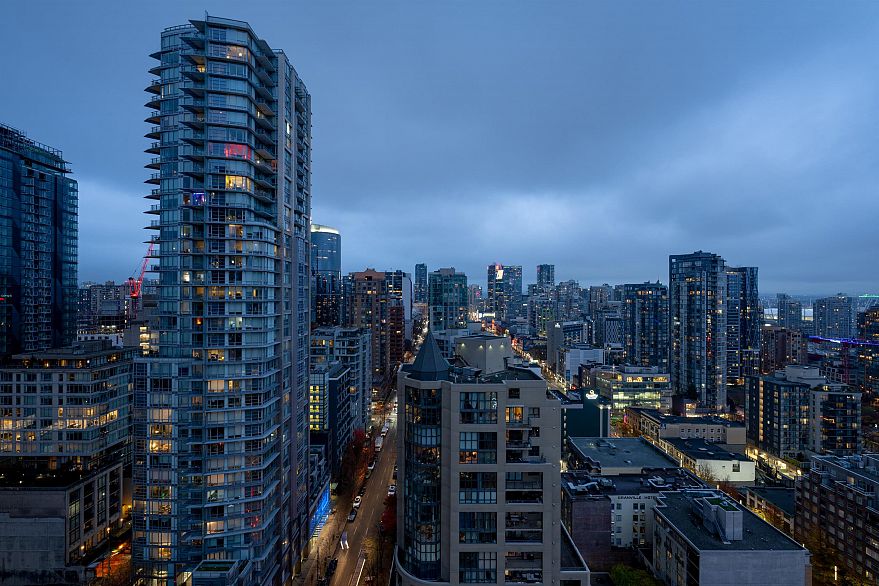 2701 1351 Continental Street