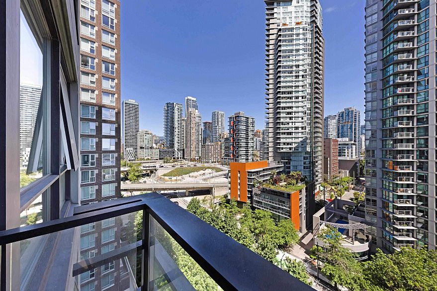 1607 1495 Richard Street