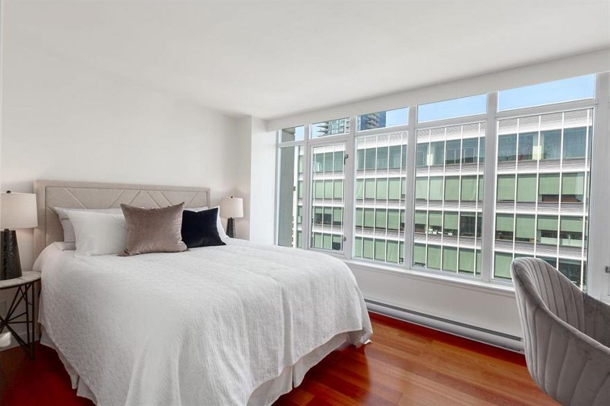 3202 610 Granville Street