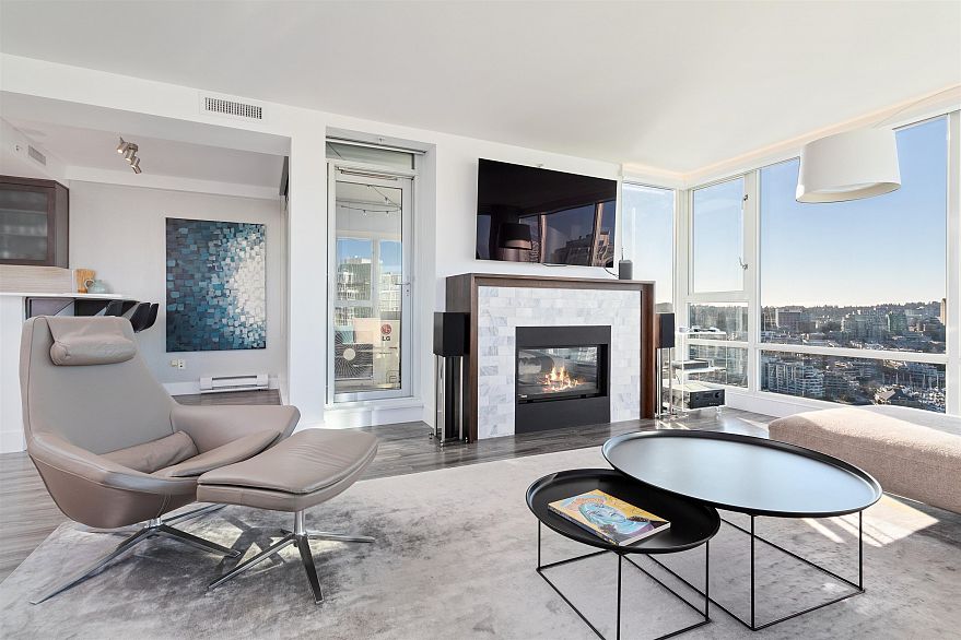 3307 1033 Marinaside Crescent