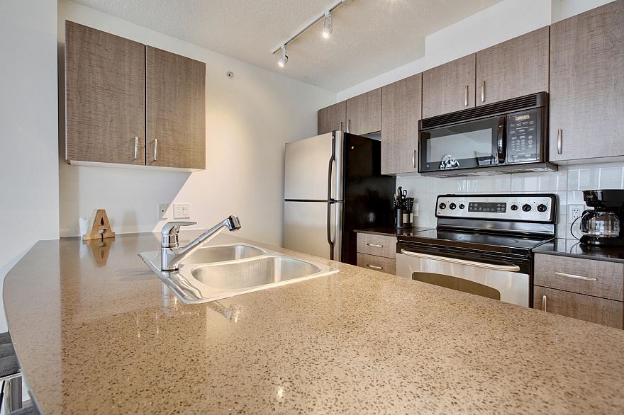 2906 610 Granville Street