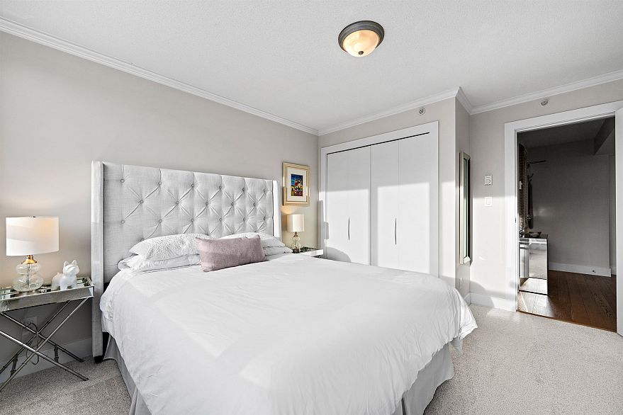 2204 1238 Richards Street